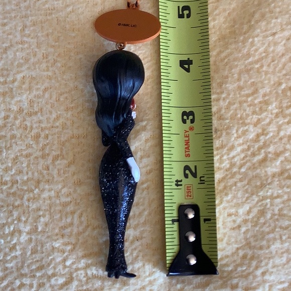 RARE HALLMARK 2009 “SASSY DIVAS” COLLECTION HALLOWEEN ORNAMENT - Picture 7 of 7